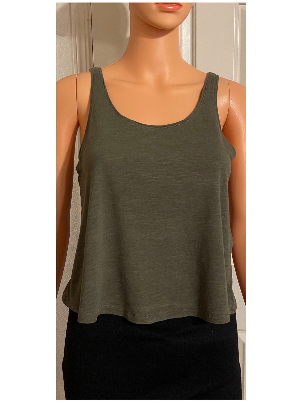 H&M Olive Green Relaxed Tank Top - Sleeveless Scoop Neck